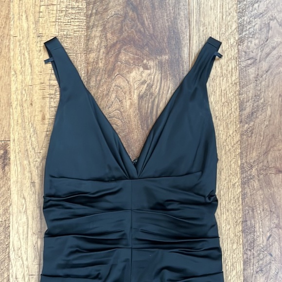 Nicole Miller Woman’s Black Dress Size 4P - Picture 2 of 6